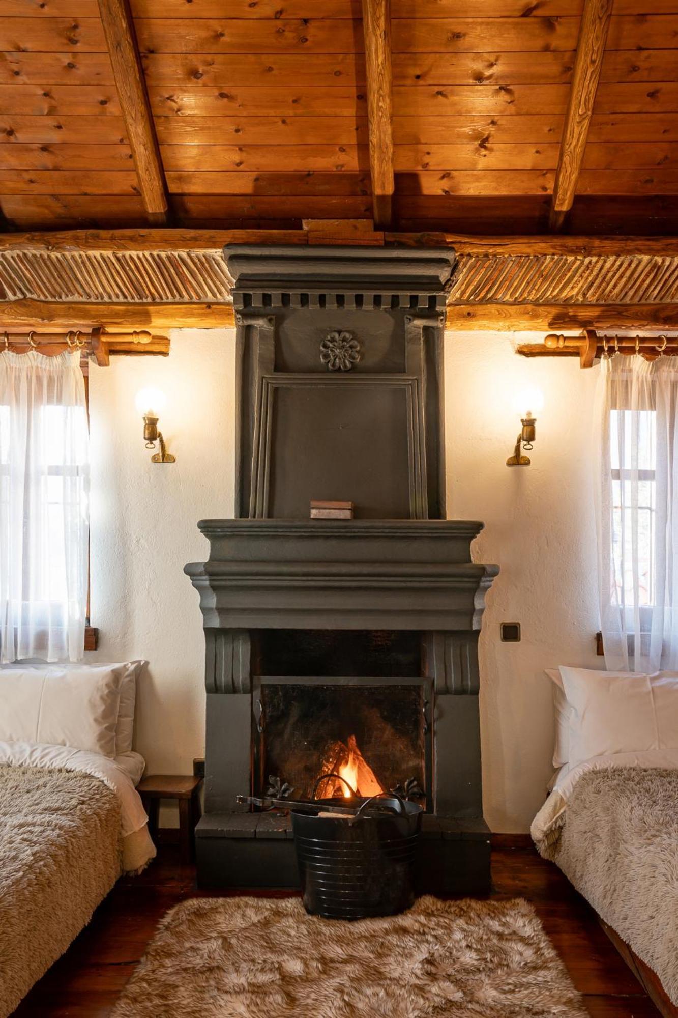 4 Seasons Premium Chalet Палайос-Агиос-Атанасиос Экстерьер фото