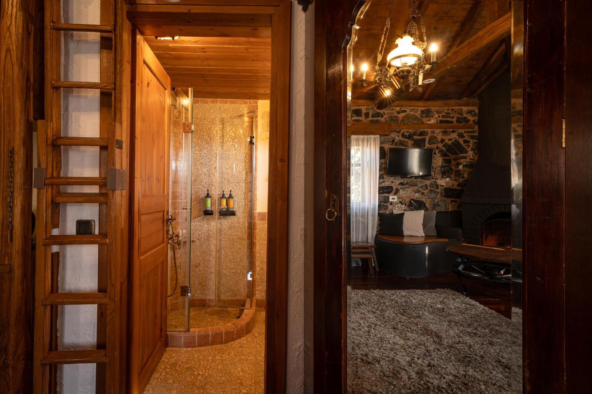 4 Seasons Premium Chalet Палайос-Агиос-Атанасиос Экстерьер фото
