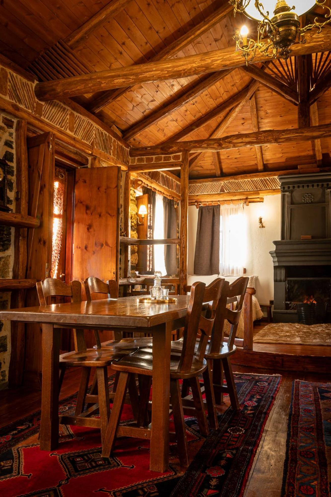 4 Seasons Premium Chalet Палайос-Агиос-Атанасиос Экстерьер фото