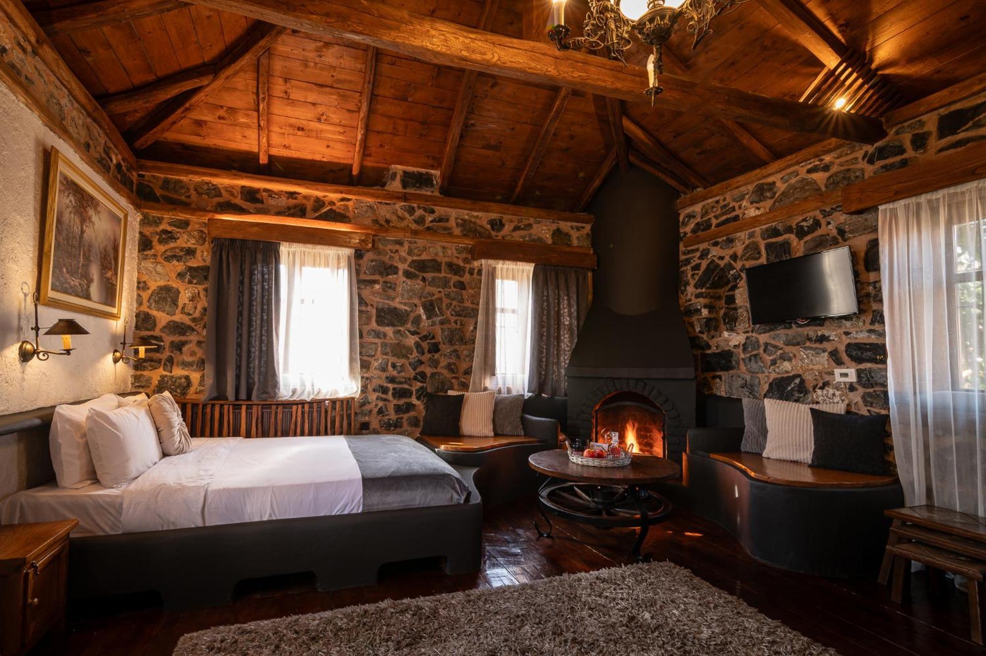 4 Seasons Premium Chalet Палайос-Агиос-Атанасиос Экстерьер фото
