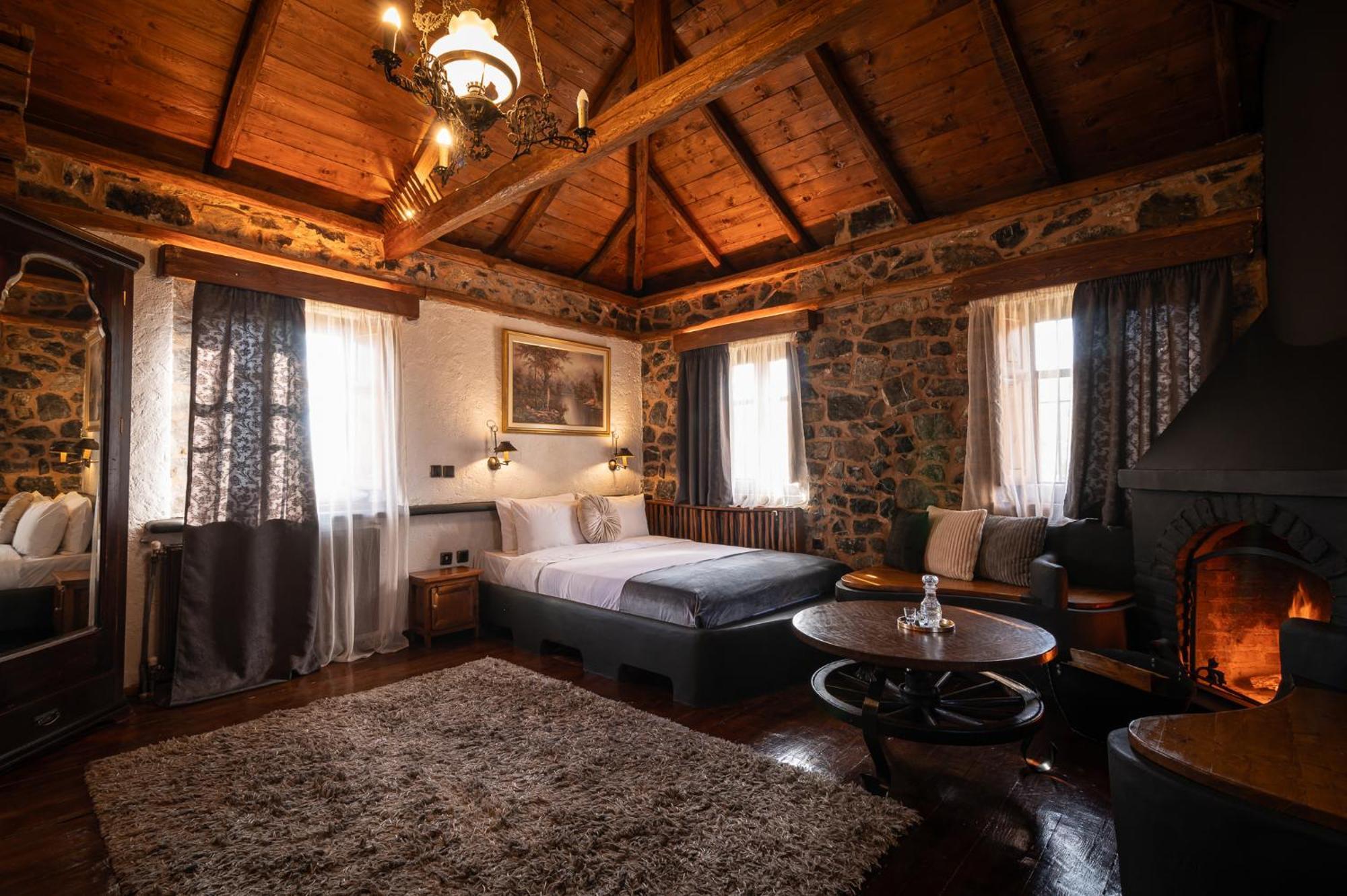 4 Seasons Premium Chalet Палайос-Агиос-Атанасиос Экстерьер фото