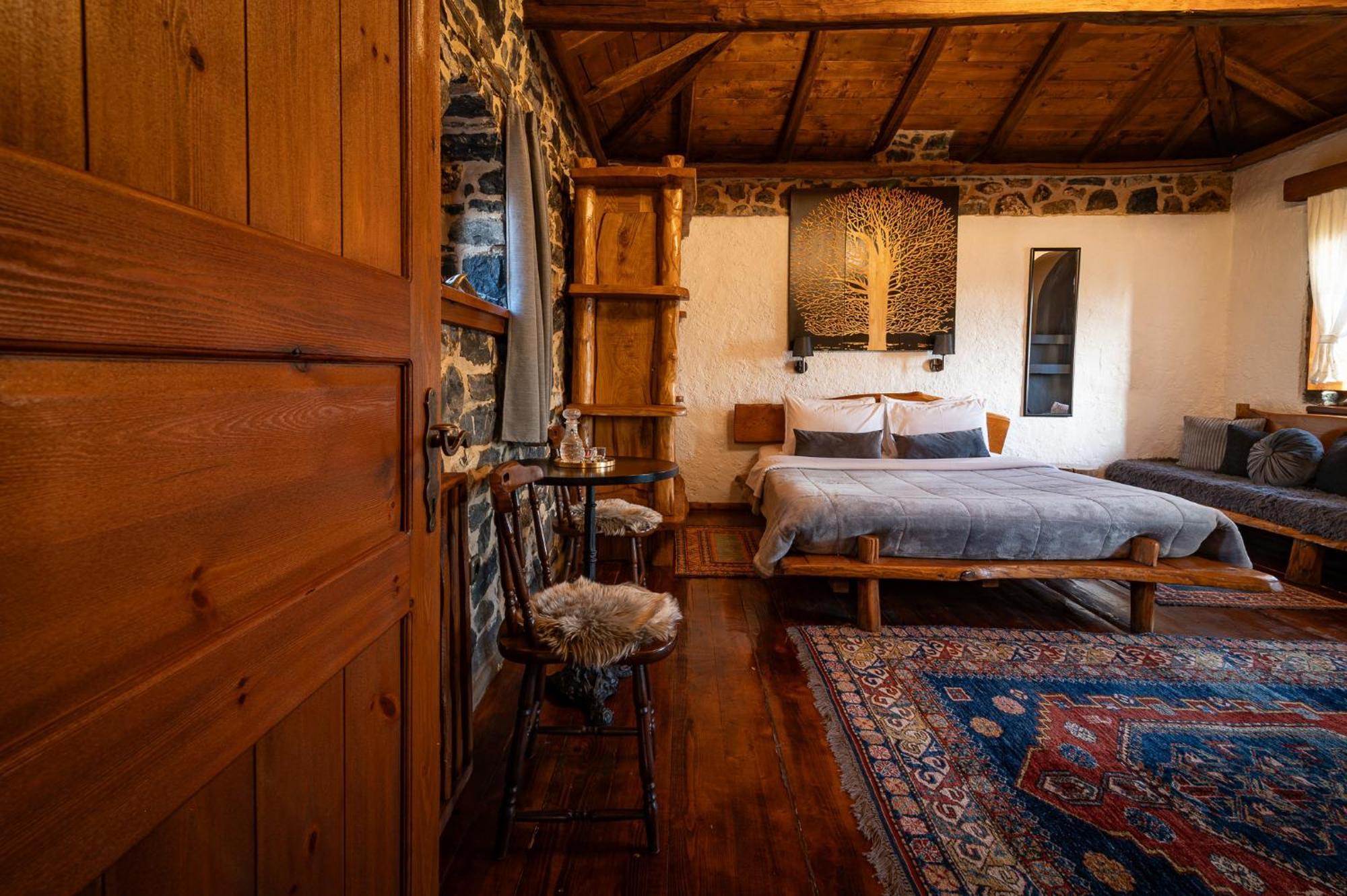 4 Seasons Premium Chalet Палайос-Агиос-Атанасиос Экстерьер фото