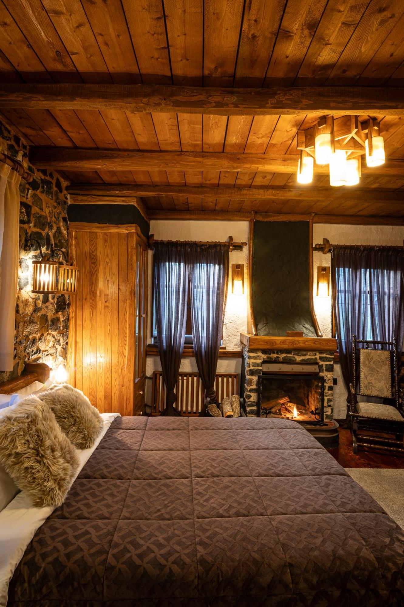 4 Seasons Premium Chalet Палайос-Агиос-Атанасиос Экстерьер фото