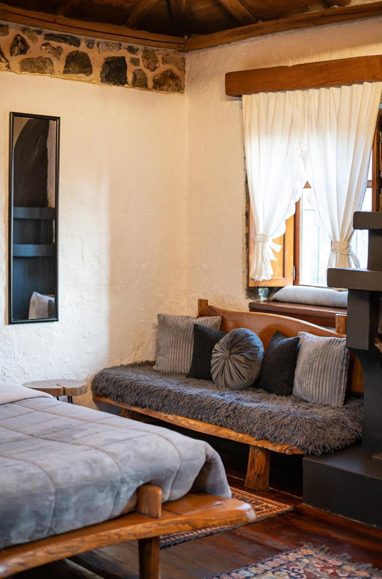 4 Seasons Premium Chalet Палайос-Агиос-Атанасиос Экстерьер фото