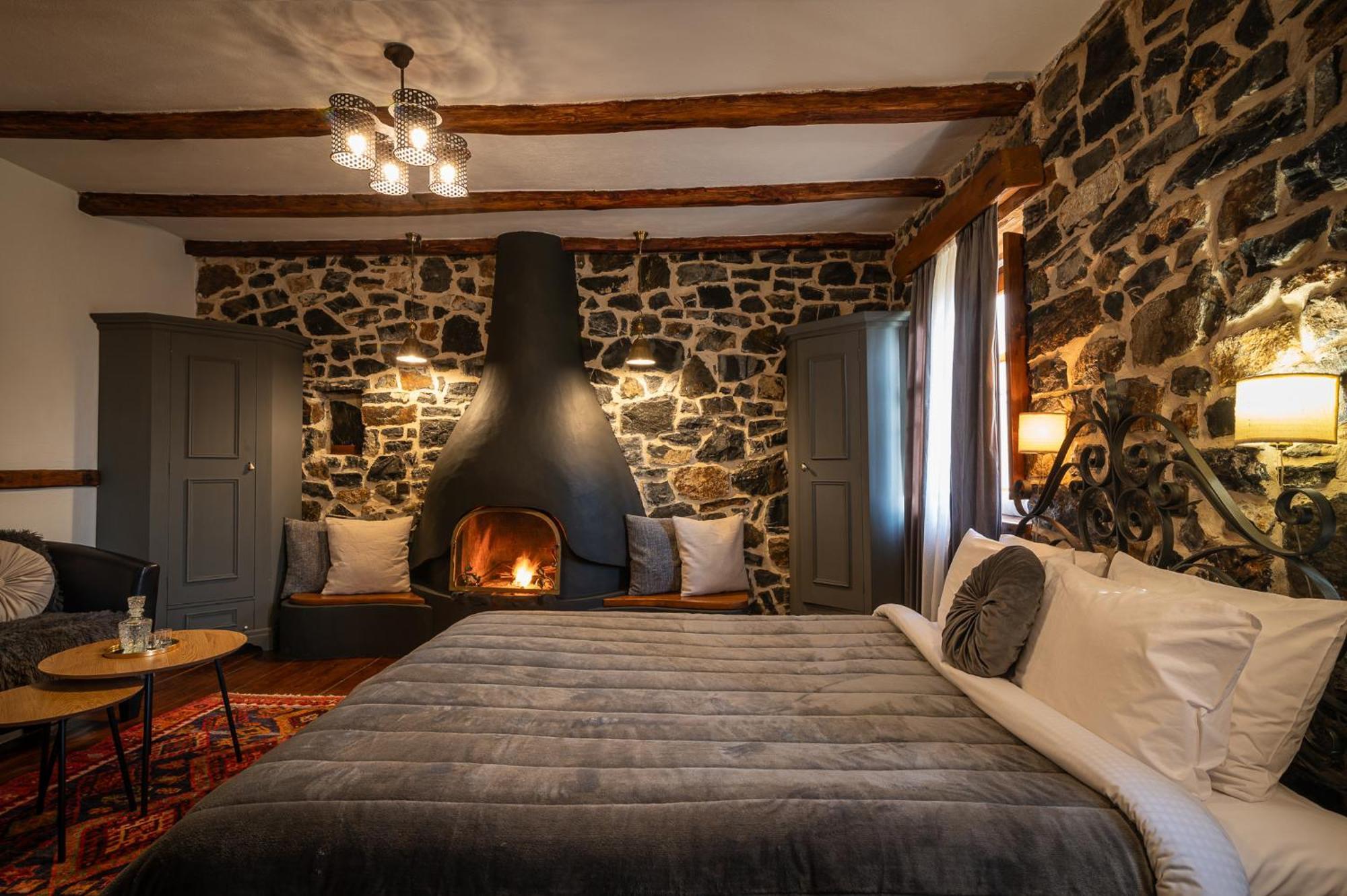 4 Seasons Premium Chalet Палайос-Агиос-Атанасиос Экстерьер фото