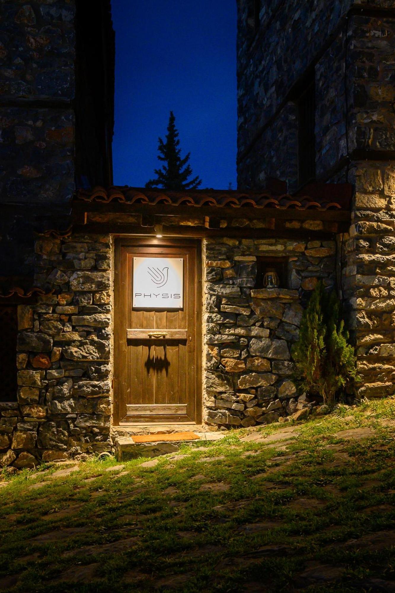 4 Seasons Premium Chalet Палайос-Агиос-Атанасиос Экстерьер фото