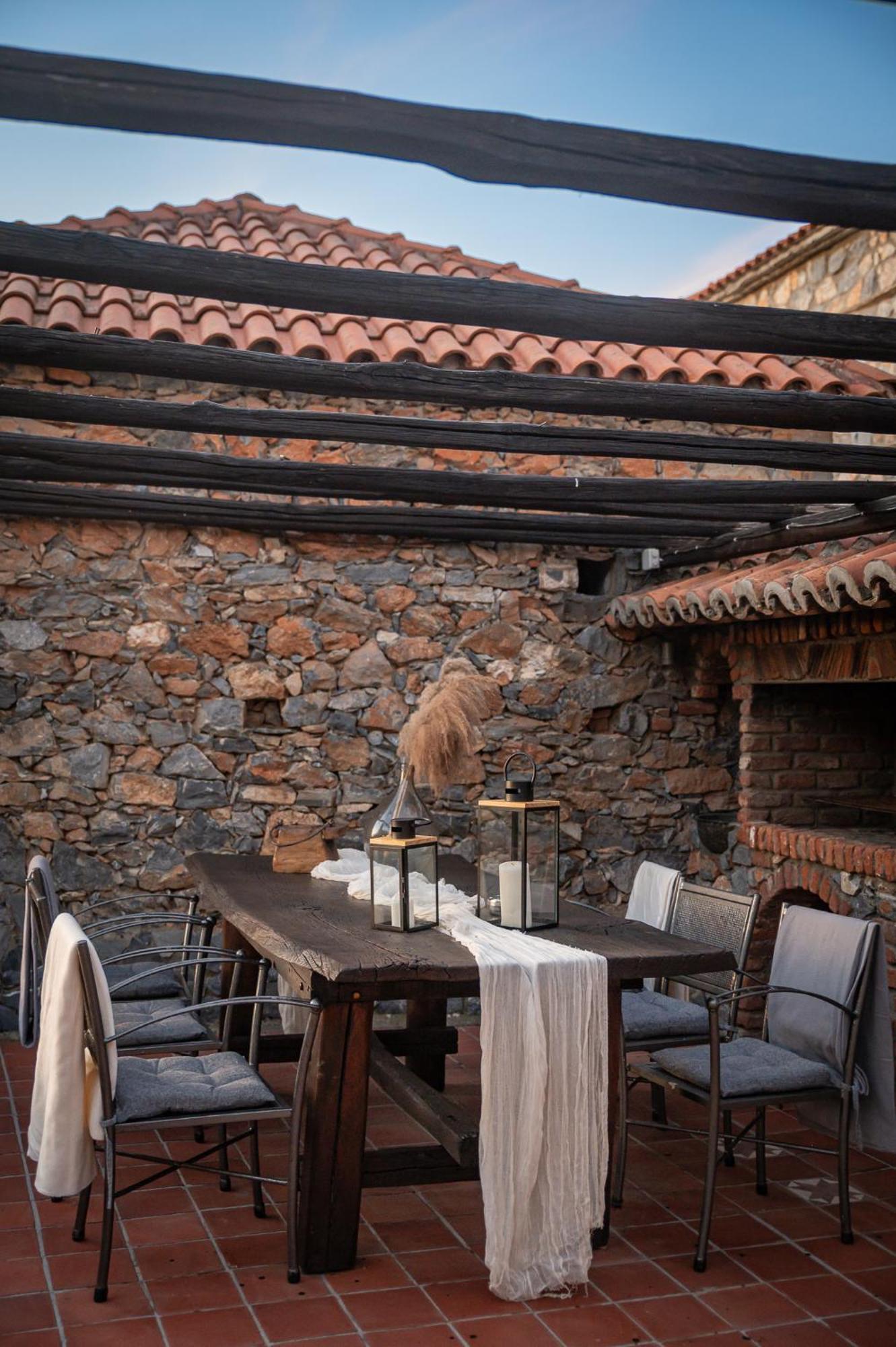 4 Seasons Premium Chalet Палайос-Агиос-Атанасиос Экстерьер фото