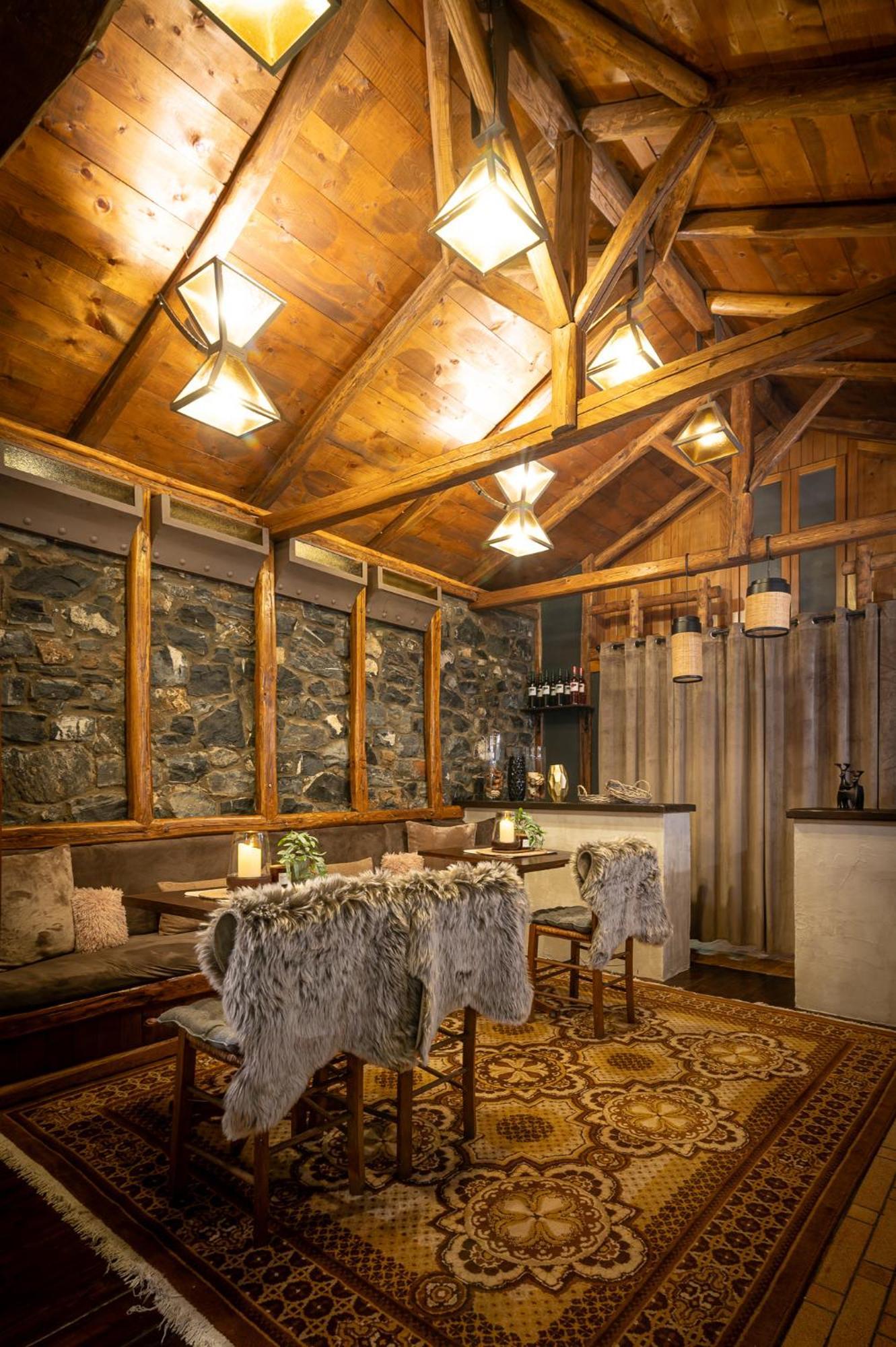 4 Seasons Premium Chalet Палайос-Агиос-Атанасиос Экстерьер фото