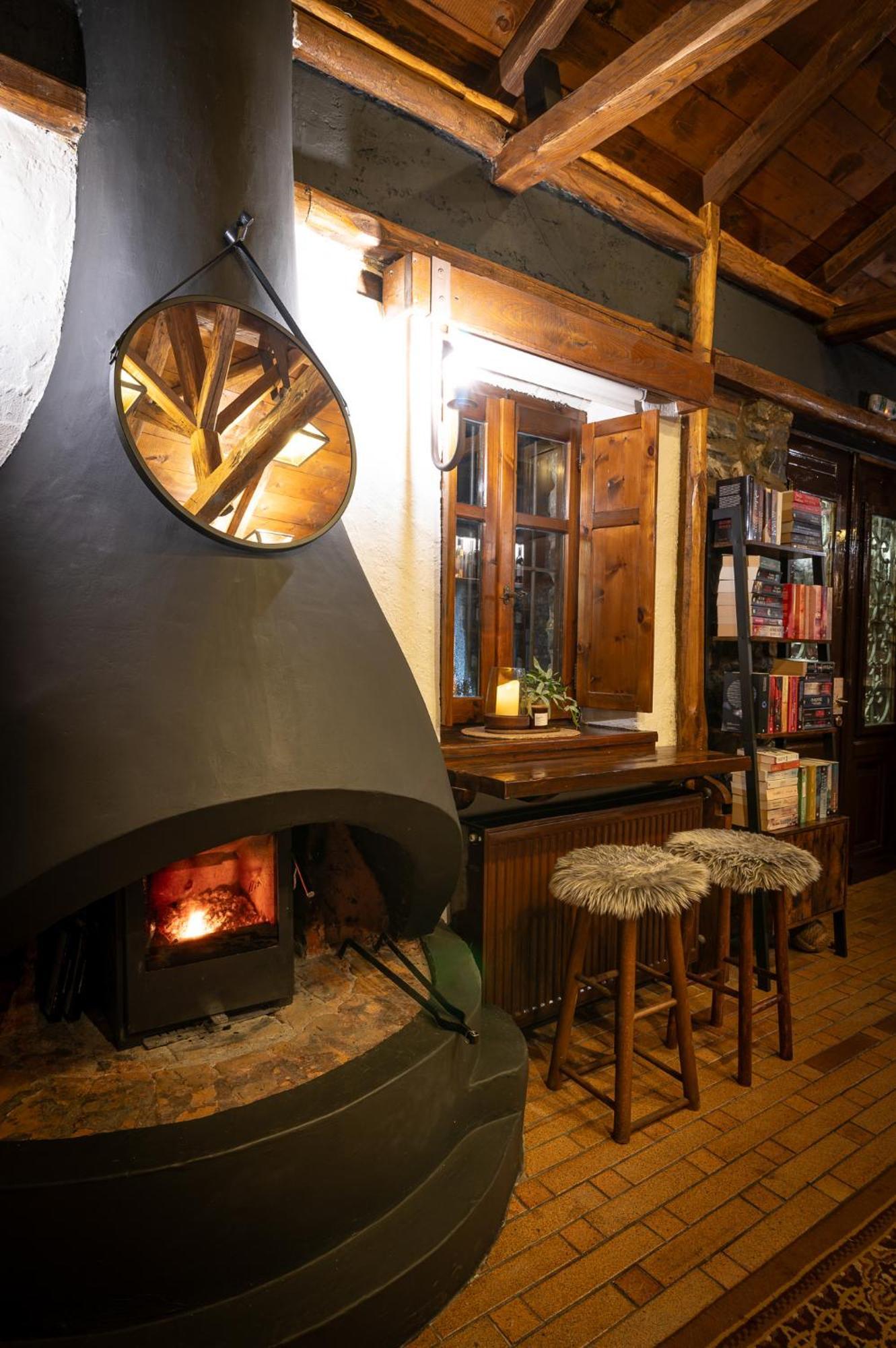 4 Seasons Premium Chalet Палайос-Агиос-Атанасиос Экстерьер фото
